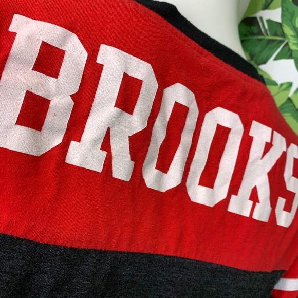 Garth Brooks World Tour T-Shirt Women's Size L Short Sleeve V Neck Country Music - Picture 6 of 8